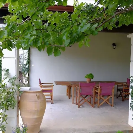 Vintage Garden House *